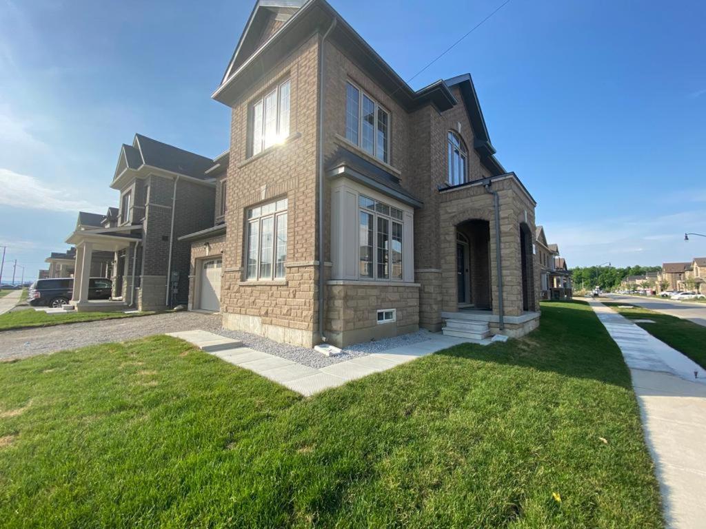 Villa 537 Veterans Dr Brampton On L7A 0C4 Exterior foto