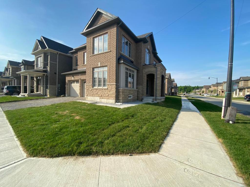 Villa 537 Veterans Dr Brampton On L7A 0C4 Exterior foto